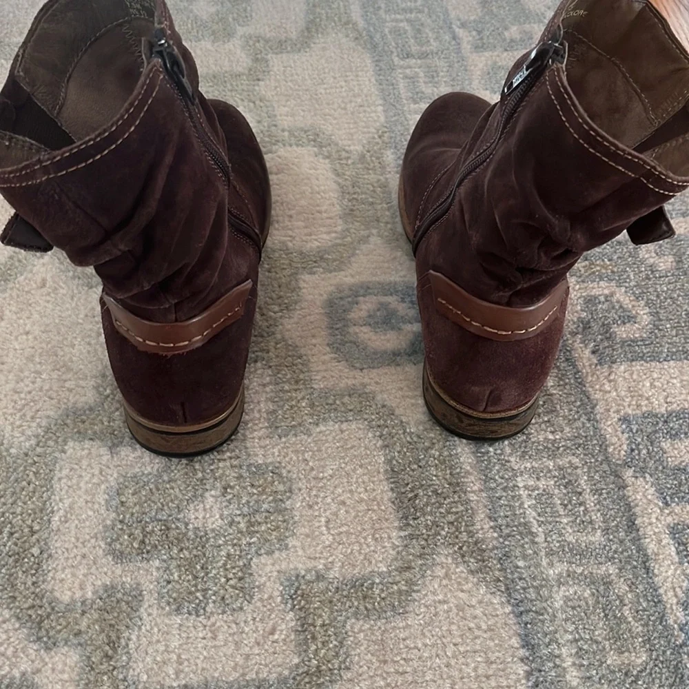 Earth brown suede boot size 7.5 - Picture 3 of 8